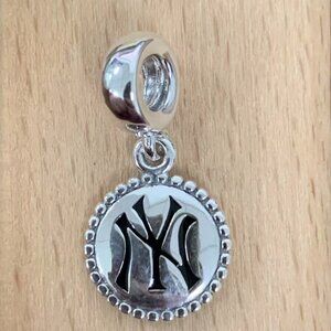 Pandora Women's New York Yankees Dangle, S925 Silver Bracelets